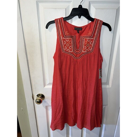 Luxology Dress Womens M Red Embroidered Beaded V-Neck Sleeveless Boho flowy New - Picture 8 of 8